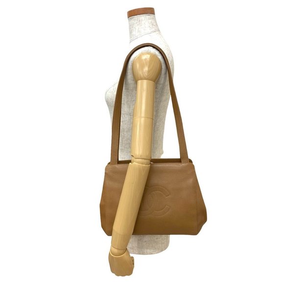 CHANEL Cream Caviar Leather Logo Shoulder Bag - Picture 2 of 10